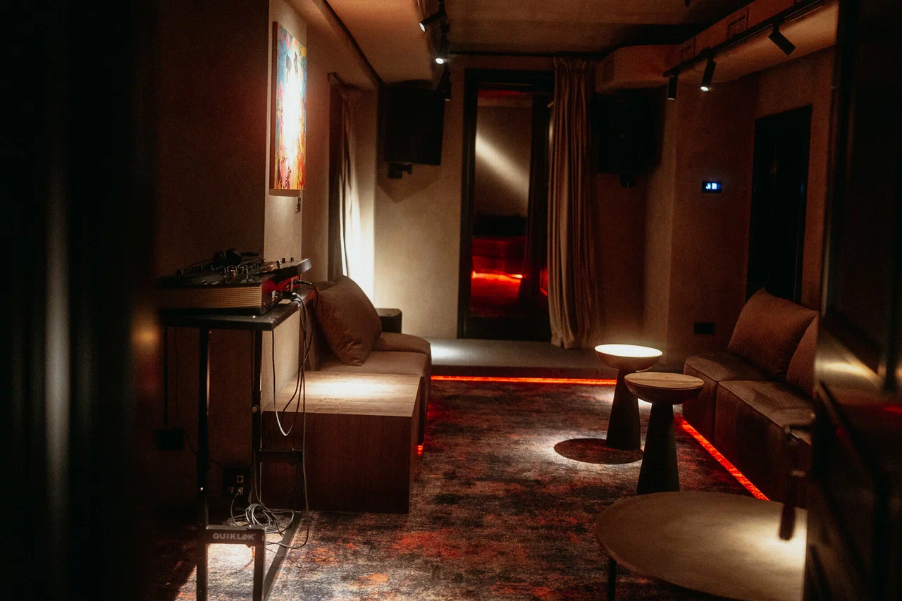 Mendeleev Bar & Music