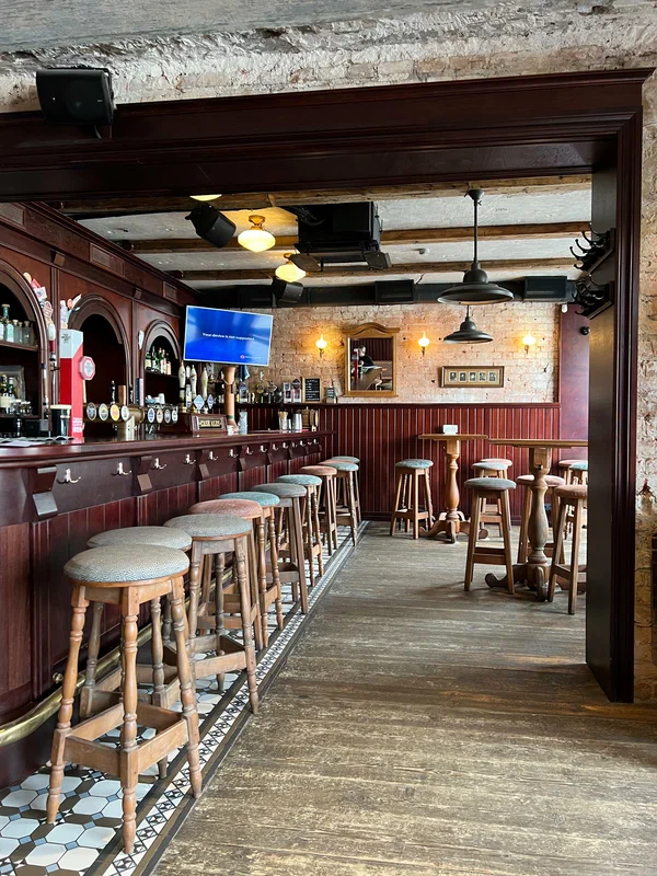 Speaker Pub